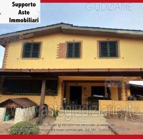 appartamento in vendita ad Ardea in zona Marina di Ardea