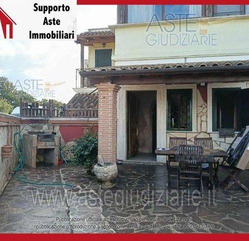 casa indipendente in vendita ad Ardea in zona Nuova Florida