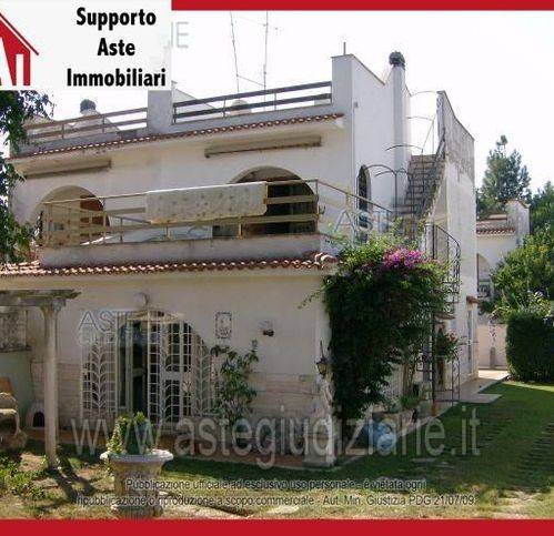 appartamento in vendita ad Ardea in zona Marina di Ardea