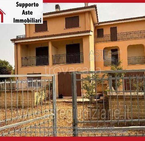 appartamento in vendita ad Ardea in zona Montagnano