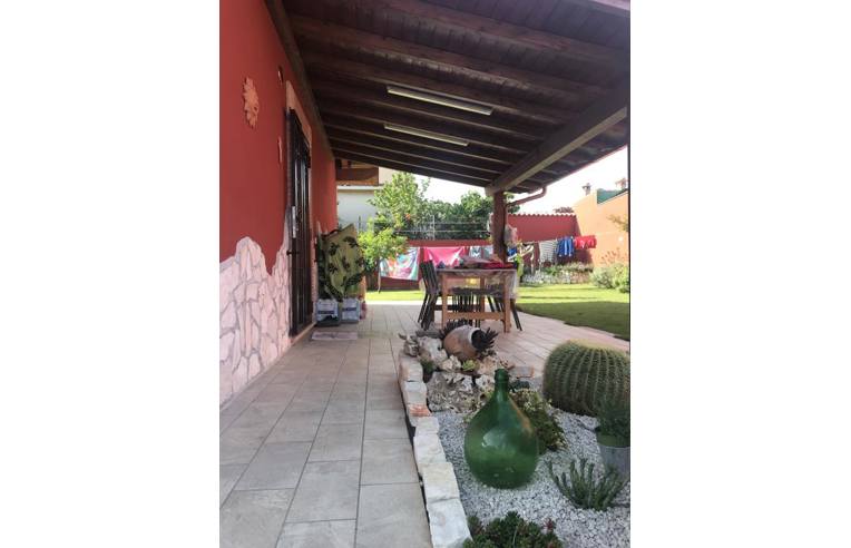 villa in vendita ad Ardea in zona Nuova Florida