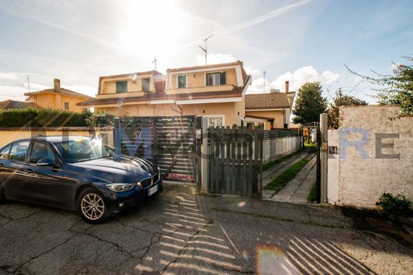 appartamento in vendita ad Ardea in zona Marina di Ardea