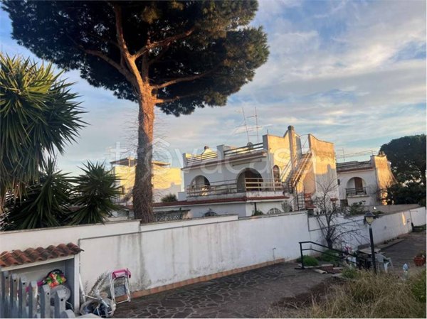 casa indipendente in vendita ad Ardea in zona Marina di Ardea