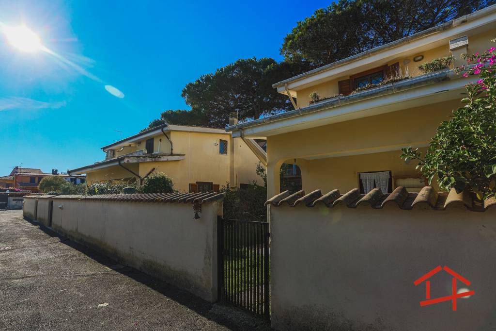 casa indipendente in vendita ad Ardea in zona Nuova Florida