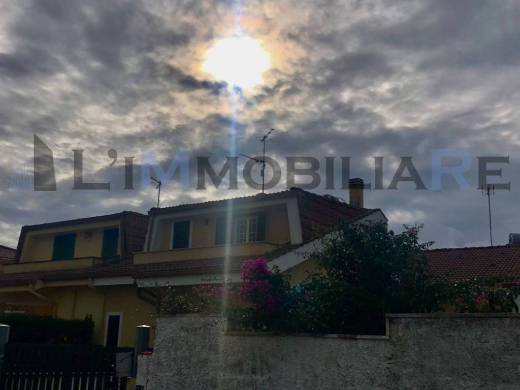 casa indipendente in vendita ad Ardea in zona Nuova California