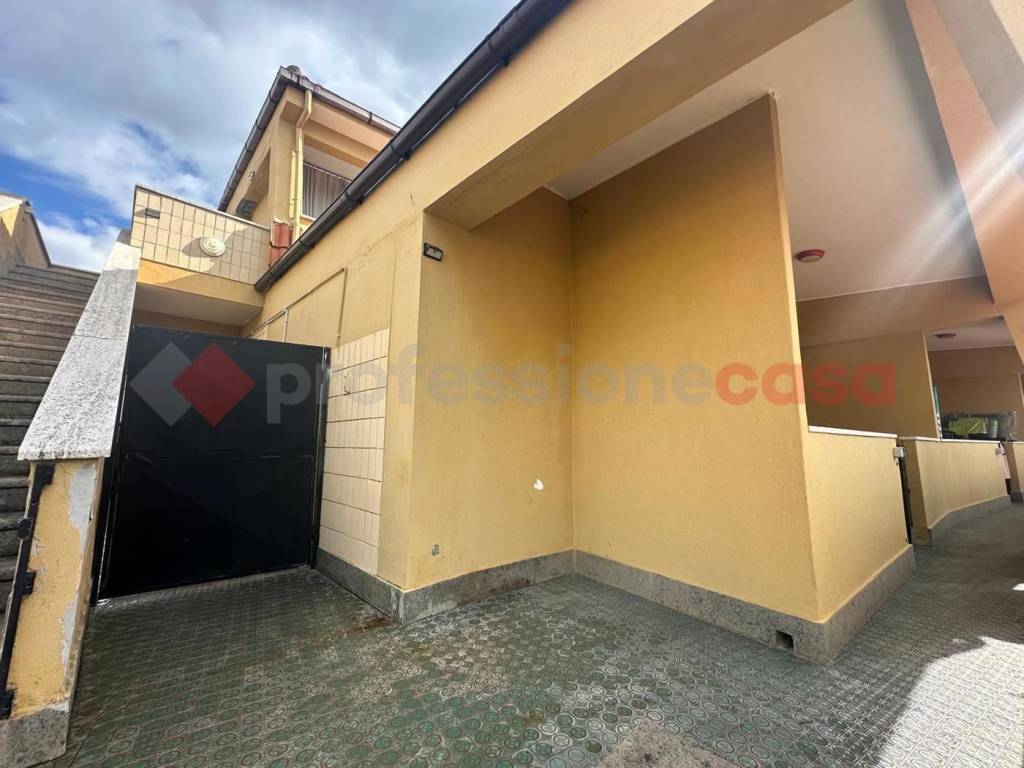 appartamento in vendita ad Ardea in zona Marina di Ardea