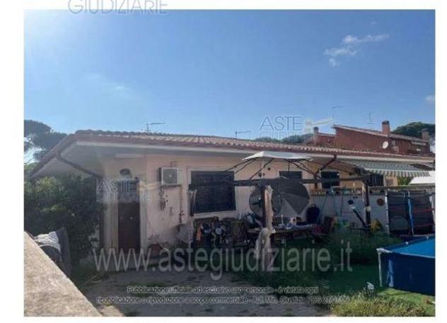 casa indipendente in vendita ad Ardea in zona Colle Romito