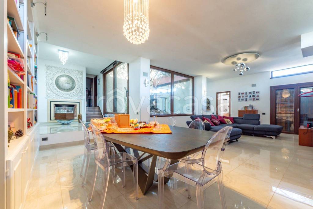 casa indipendente in vendita ad Ardea in zona Colle Romito