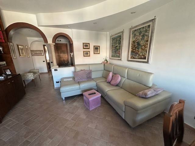 appartamento in vendita ad Ardea in zona Marina di Ardea