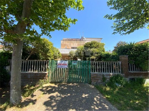 appartamento in vendita ad Ardea in zona Marina di Ardea