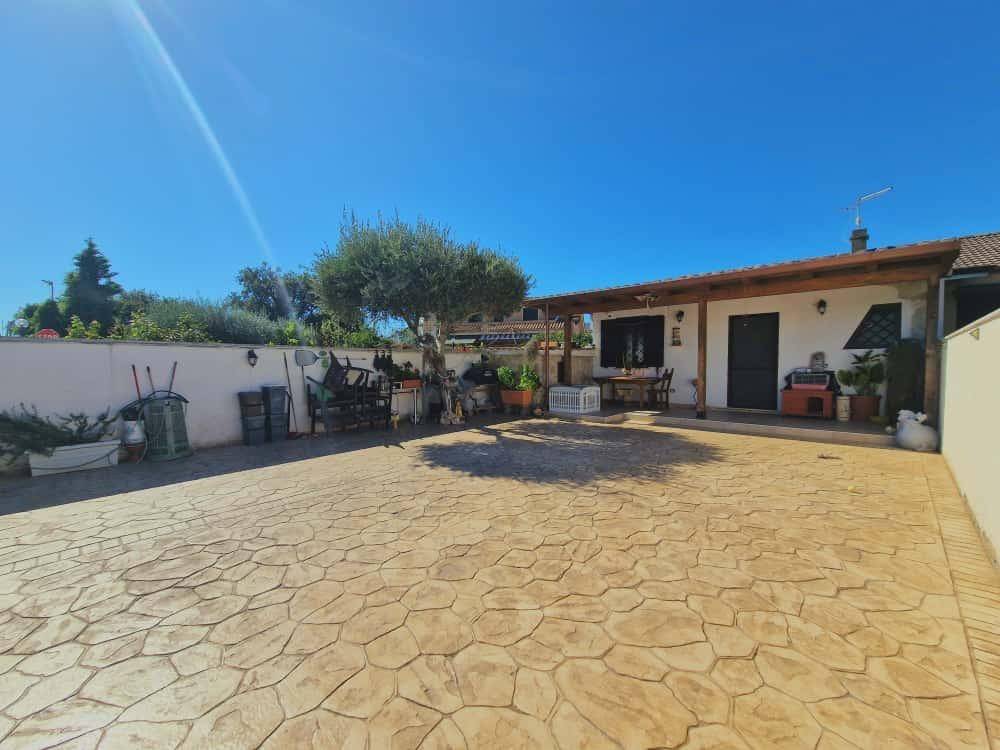 casa indipendente in vendita ad Ardea in zona Nuova Florida