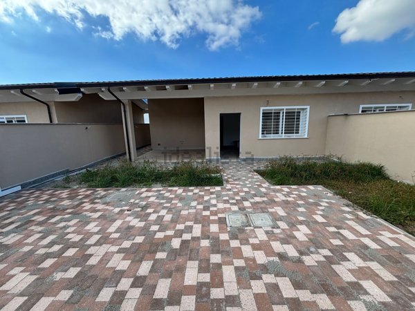 casa indipendente in vendita ad Ardea in zona Nuova California