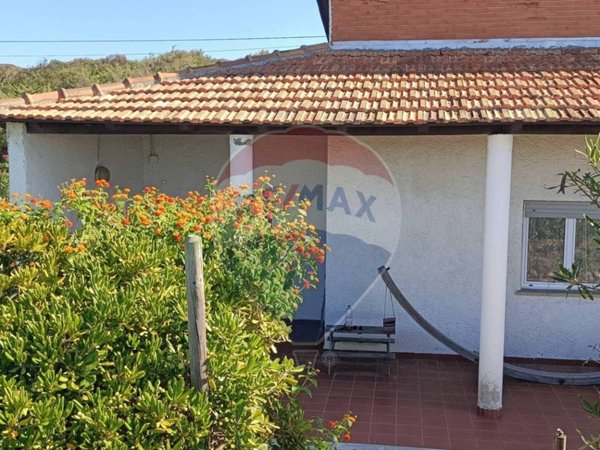 casa indipendente in vendita ad Ardea in zona Colle Romito