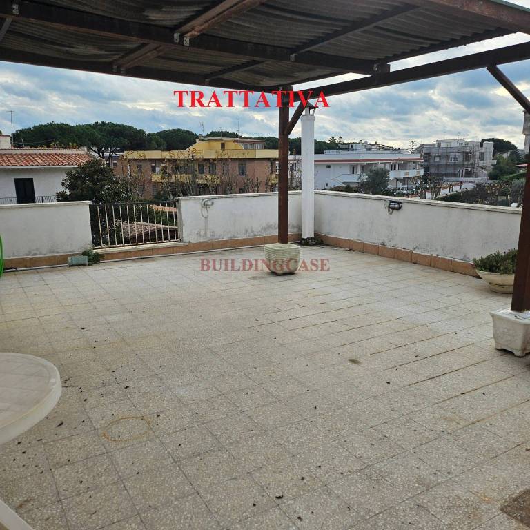 appartamento in vendita ad Ardea in zona Marina di Ardea