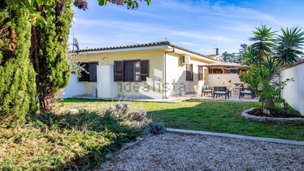 appartamento in vendita ad Ardea in zona Nuova Florida