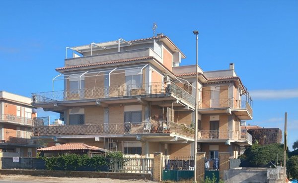 appartamento in vendita ad Ardea in zona Marina di Ardea