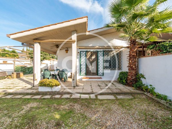 casa indipendente in vendita ad Ardea in zona Colle Romito