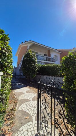 casa indipendente in vendita ad Ardea