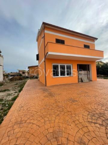 appartamento in vendita ad Ardea in zona Nuova Florida