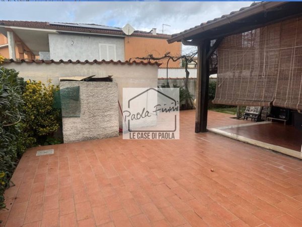 casa indipendente in vendita ad Ardea in zona Nuova California