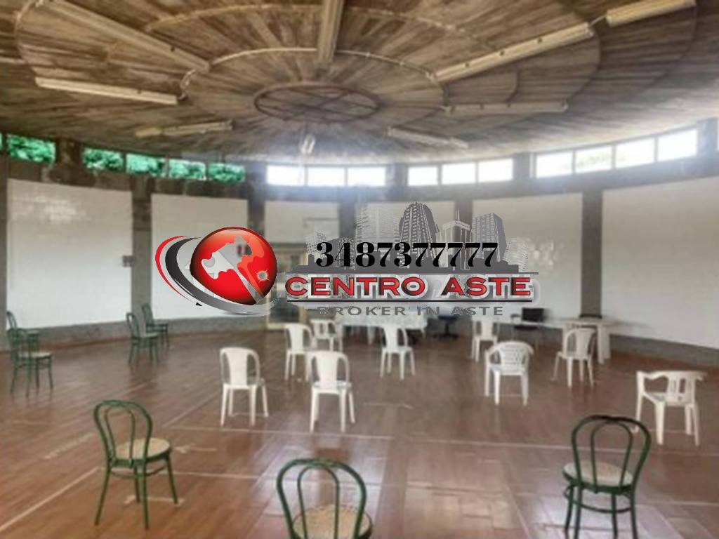 negozio in vendita ad Ardea in zona Nuova California