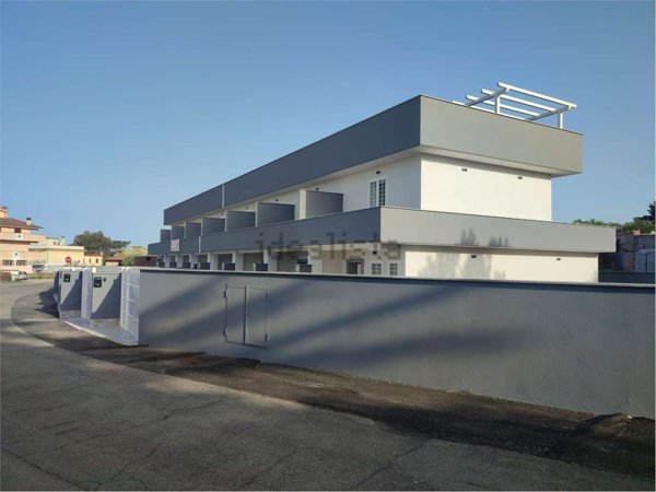 appartamento in vendita ad Ardea in zona Nuova Florida