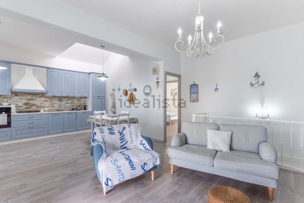 casa semindipendente in vendita ad Ardea in zona Marina di Ardea