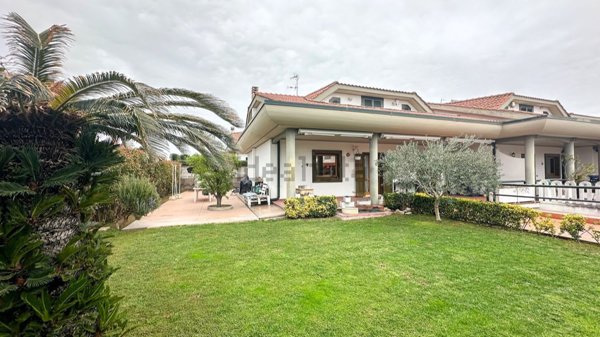 casa indipendente in vendita ad Ardea