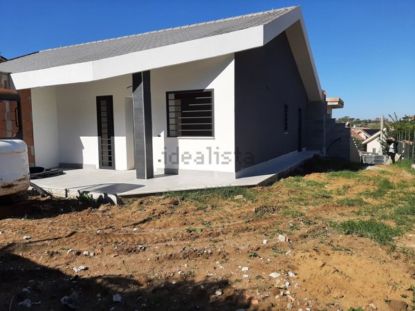 appartamento in vendita ad Ardea in zona Nuova Florida