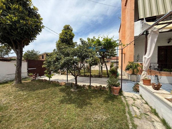 casa indipendente in vendita ad Ardea in zona Nuova California