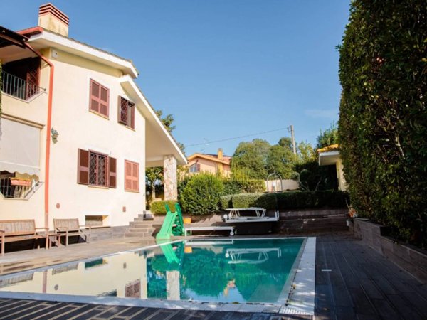 casa indipendente in vendita ad Ardea in zona Nuova Florida