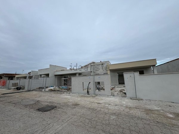 appartamento in vendita ad Ardea in zona Nuova Florida