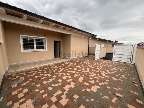 appartamento in vendita ad Ardea in zona Nuova California