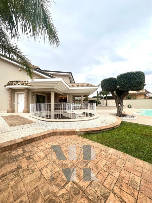 casa indipendente in vendita ad Ardea in zona Nuova Florida