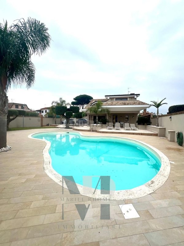 casa indipendente in vendita ad Ardea in zona Nuova Florida