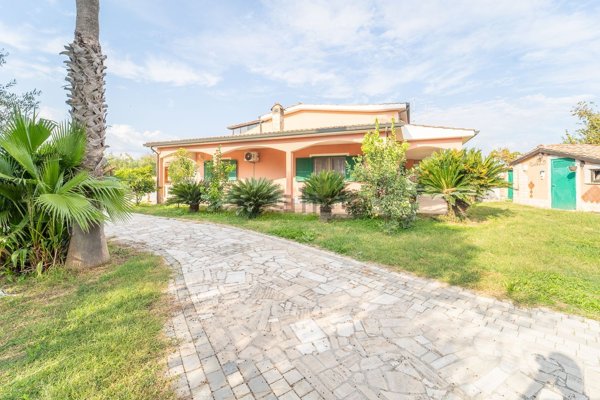casa indipendente in vendita ad Ardea