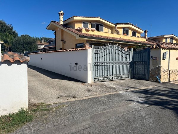 casa indipendente in vendita ad Ardea