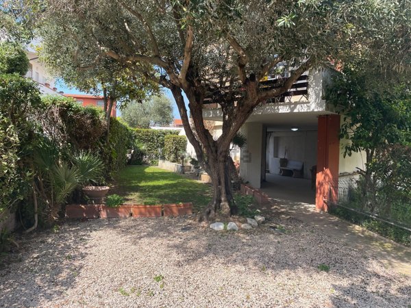 casa indipendente in vendita ad Ardea