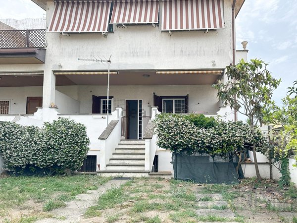 casa semindipendente in vendita ad Ardea