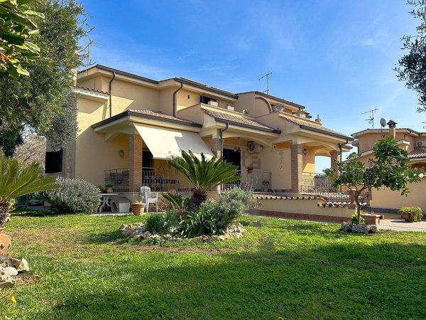 casa indipendente in vendita ad Ardea