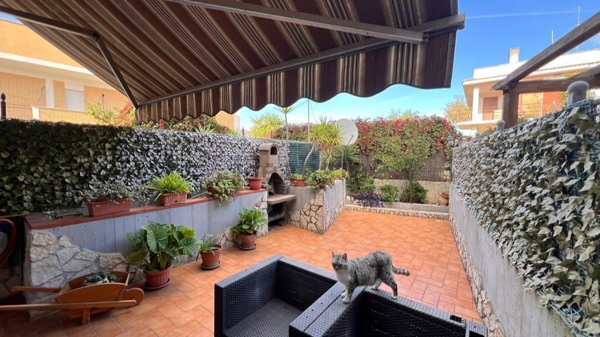 casa indipendente in vendita ad Ardea in zona Marina di Ardea