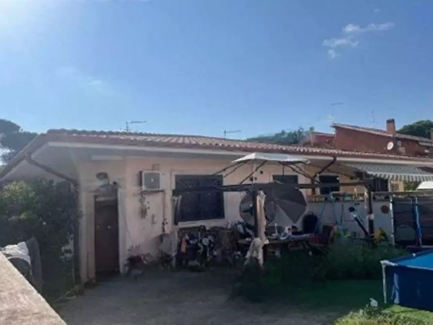 casa indipendente in vendita ad Ardea in zona Colle Romito