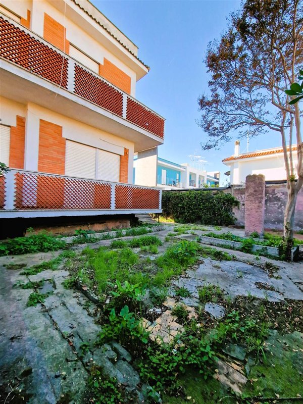 casa indipendente in vendita ad Ardea in zona Marina di Ardea