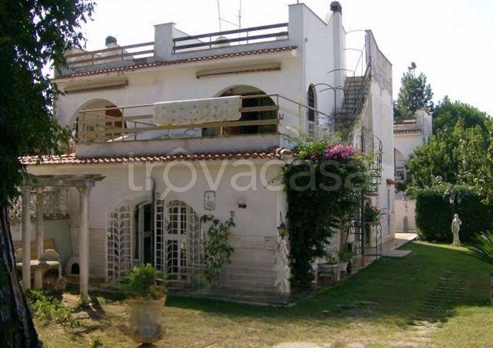 casa indipendente in vendita ad Ardea in zona Marina di Ardea