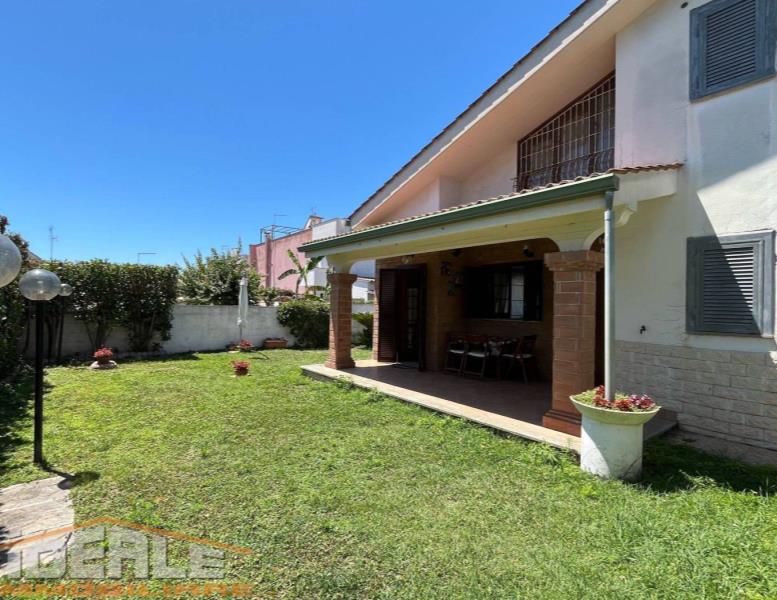 casa indipendente in vendita ad Ardea in zona Colle Romito