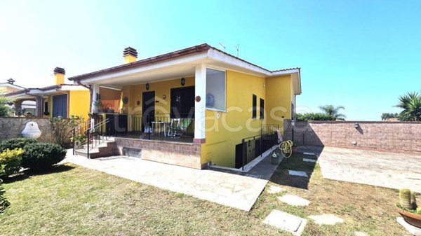 casa indipendente in vendita ad Ardea in zona Marina di Ardea