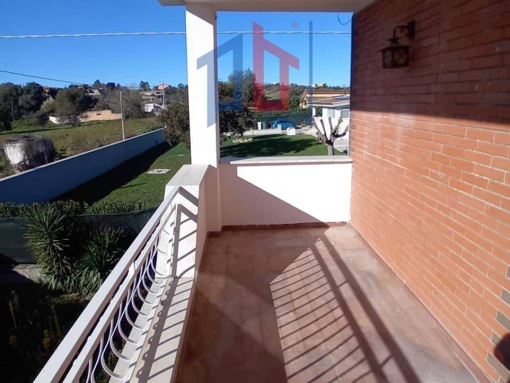 appartamento in vendita ad Ardea in zona Castagnola