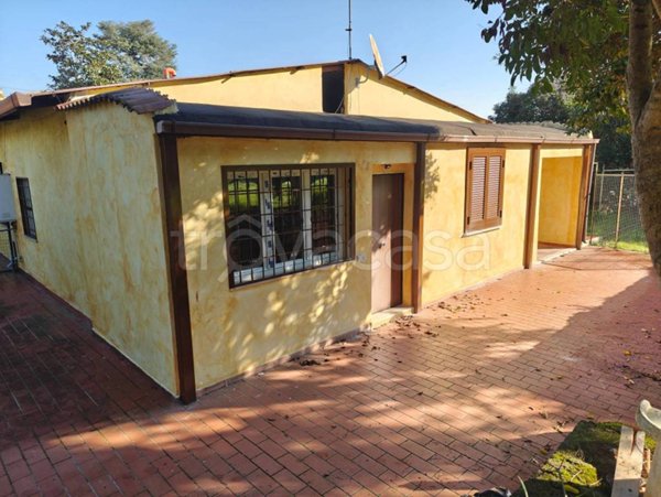 casa indipendente in vendita ad Ardea in zona Montagnano