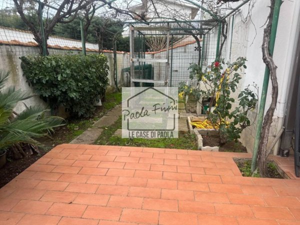 casa indipendente in vendita ad Ardea in zona Nuova California