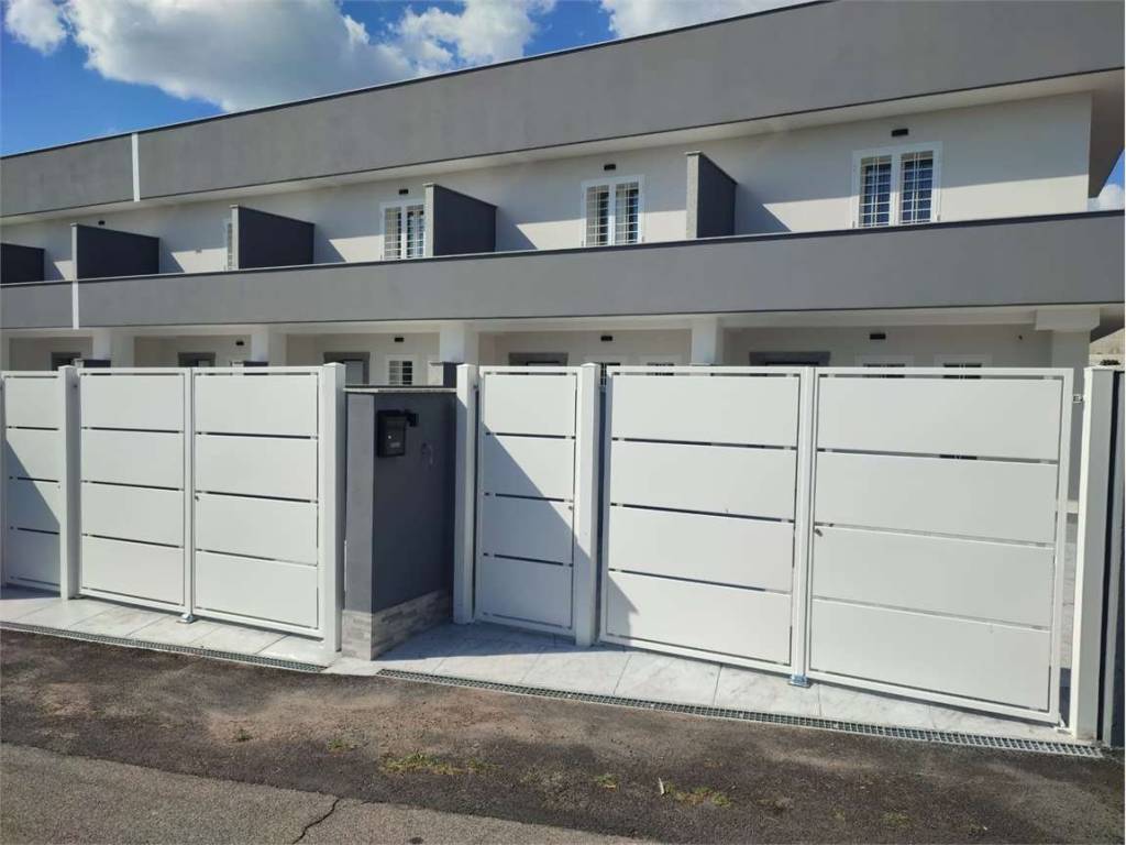 casa indipendente in vendita ad Ardea in zona Nuova Florida